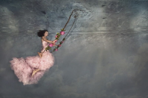 Underwater swing by Lucie Drlikova 